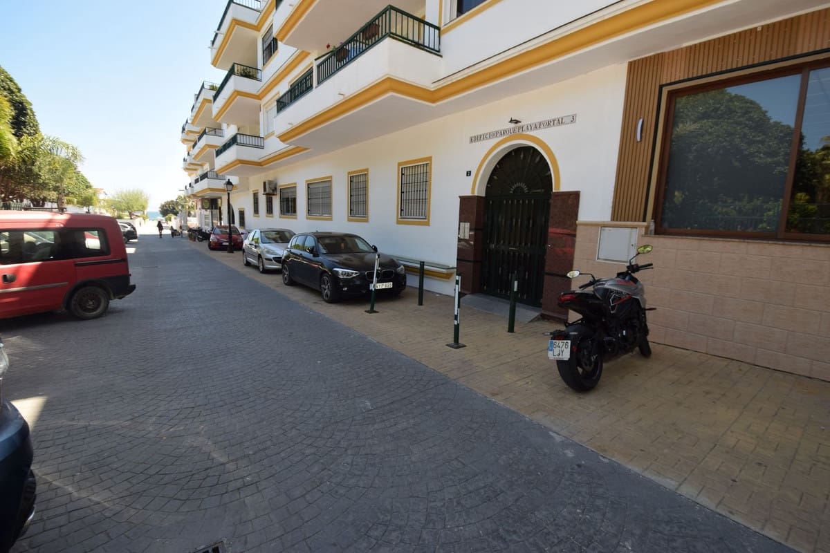 3 bedroom Apartment for sale in La Cala de Mijas with pool - € 399,000 (Ref: 8820497)