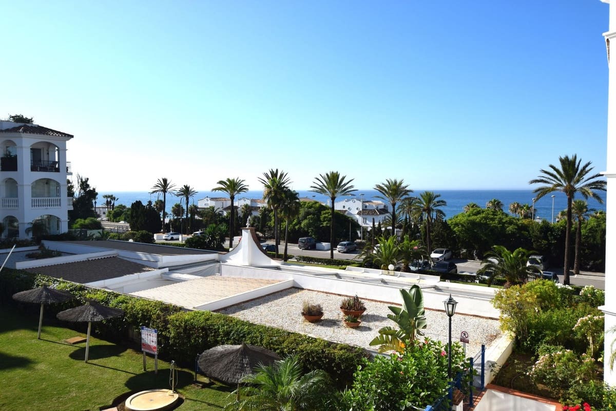 2 soveværelse Lejlighed til salg i Miraflores med swimmingpool garage - € 450.000 (Ref: 9094570)