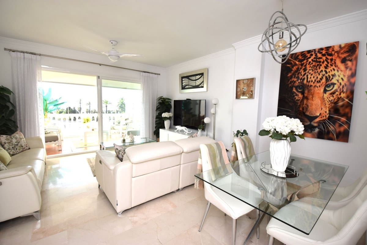 2 soveværelse Lejlighed til salg i Miraflores med swimmingpool garage - € 450.000 (Ref: 9094570)