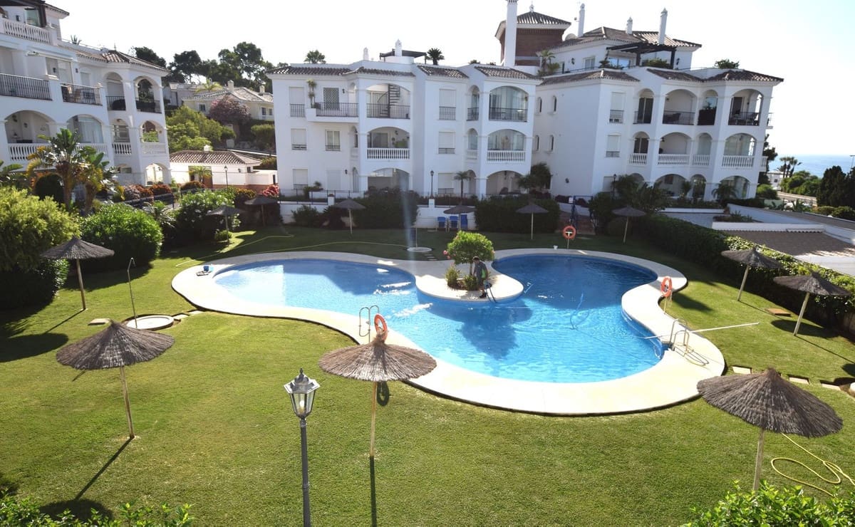 2 soveværelse Lejlighed til salg i Miraflores med swimmingpool garage - € 450.000 (Ref: 9094570)
