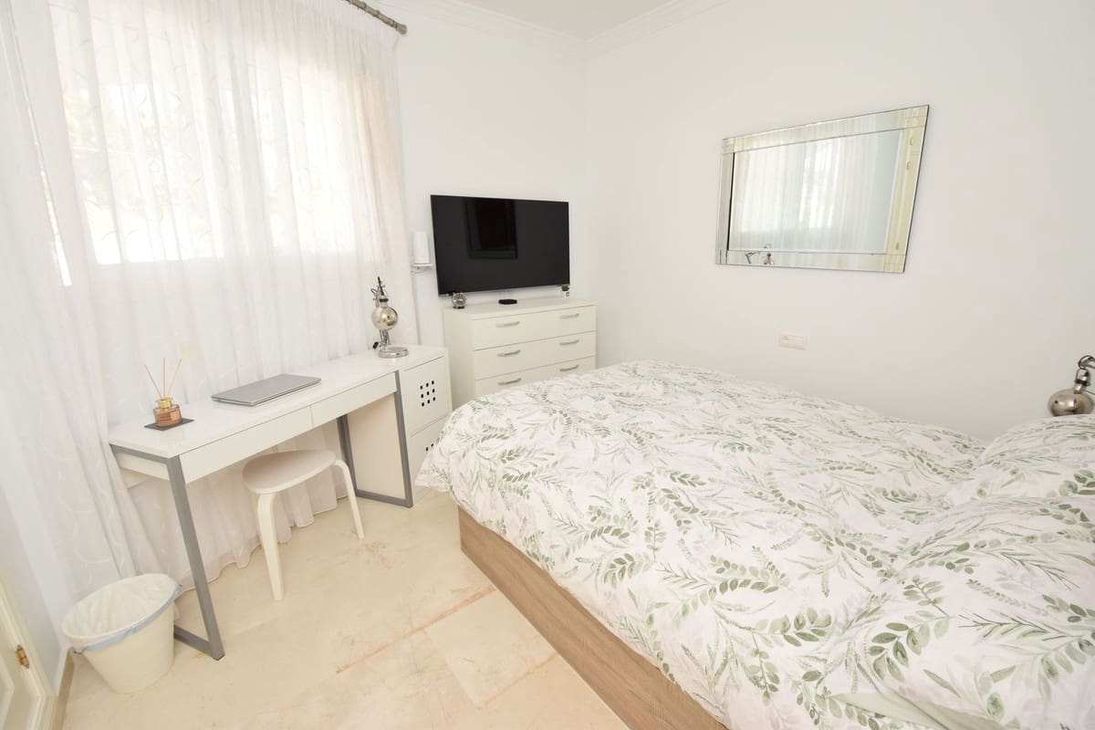 2 soveværelse Lejlighed til salg i Miraflores med swimmingpool garage - € 450.000 (Ref: 9094570)