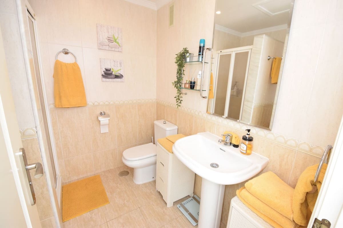 2 soveværelse Lejlighed til salg i Miraflores med swimmingpool garage - € 450.000 (Ref: 9094570)