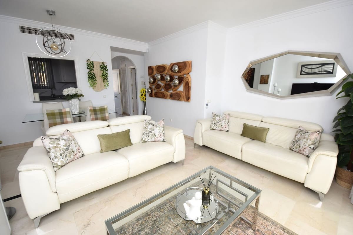 2 soveværelse Lejlighed til salg i Miraflores med swimmingpool garage - € 450.000 (Ref: 9094570)