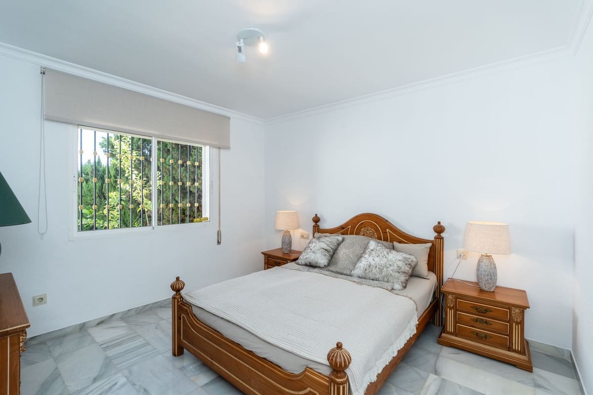 4 Zimmer Villa zu verkaufen in Mijas Costa mit Pool Garage - 1.495.000 € (Ref: 9105275)