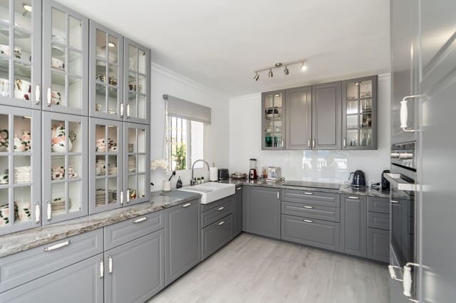 4 soverom Villa til salgs i El Chaparral, Mijas med svømmebasseng garasje - € 1 495 000 (Ref: 9105275)