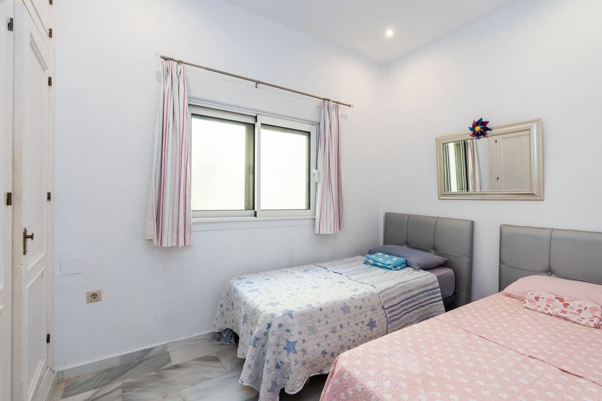 Apartamento de 3 habitaciones en La Cala de Mijas en venta con piscina - 595.000 € (Ref: 9128790)