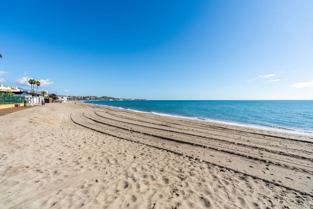 Apartamento de 3 habitaciones en La Cala de Mijas en venta con piscina - 595.000 € (Ref: 9128790)