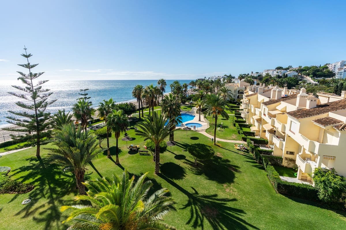 Apartamento de 3 habitaciones en La Cala de Mijas en venta con piscina - 595.000 € (Ref: 9128790)