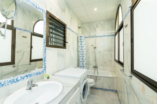 3 makuuhuone Huoneisto myytävänä paikassa La Cala de Mijas, Mijas mukana uima-altaan - 595 000 € (Ref: 9128790)