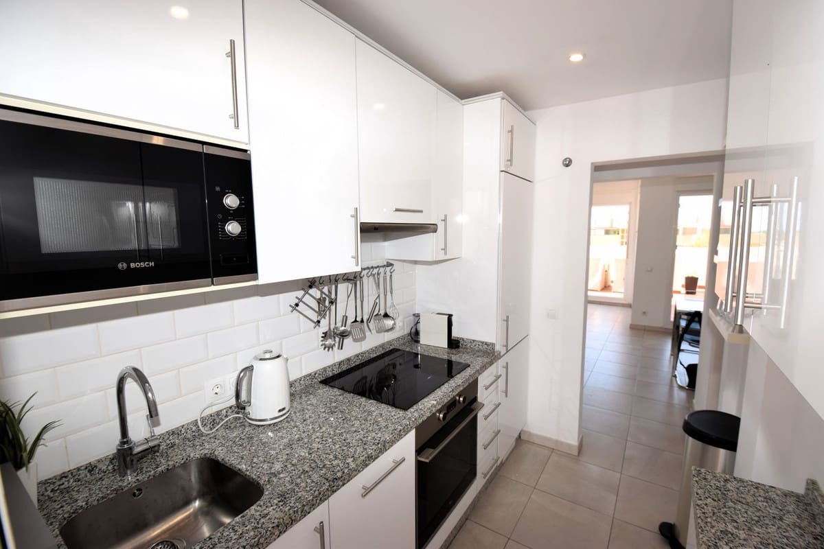 2 makuuhuone Kattohuoneisto myytävänä paikassa La Cala de Mijas mukana uima-altaan 
autotalli - 475 000 € (Ref: 9181874)