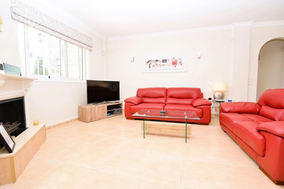 3 bedroom Villa for sale in La Cala de Mijas with pool garage - € 875,000 (Ref: 9223670)