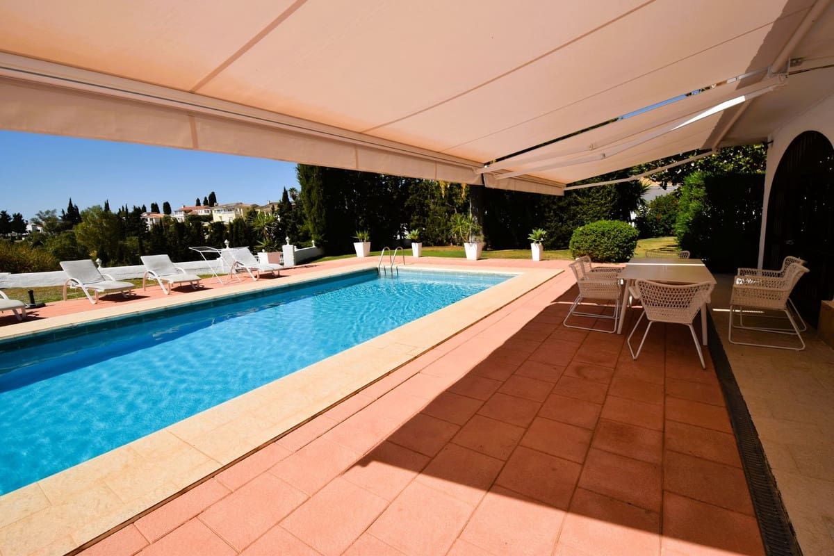 Chalet de 3 habitaciones en Mijas Costa en venta con piscina garaje - 925.000 € (Ref: 9238737)