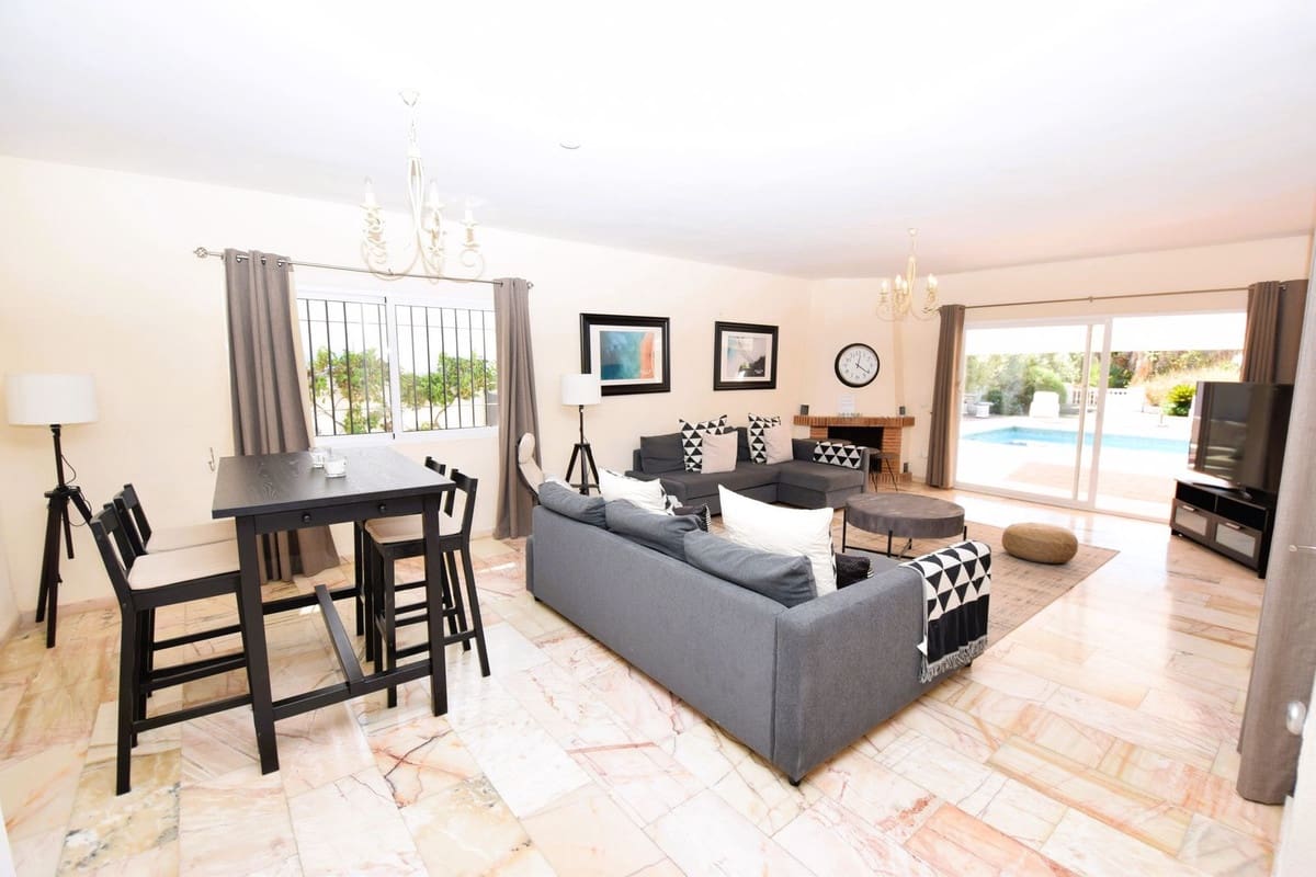 Chalet de 3 habitaciones en Mijas Costa en venta con piscina garaje - 925.000 € (Ref: 9238737)