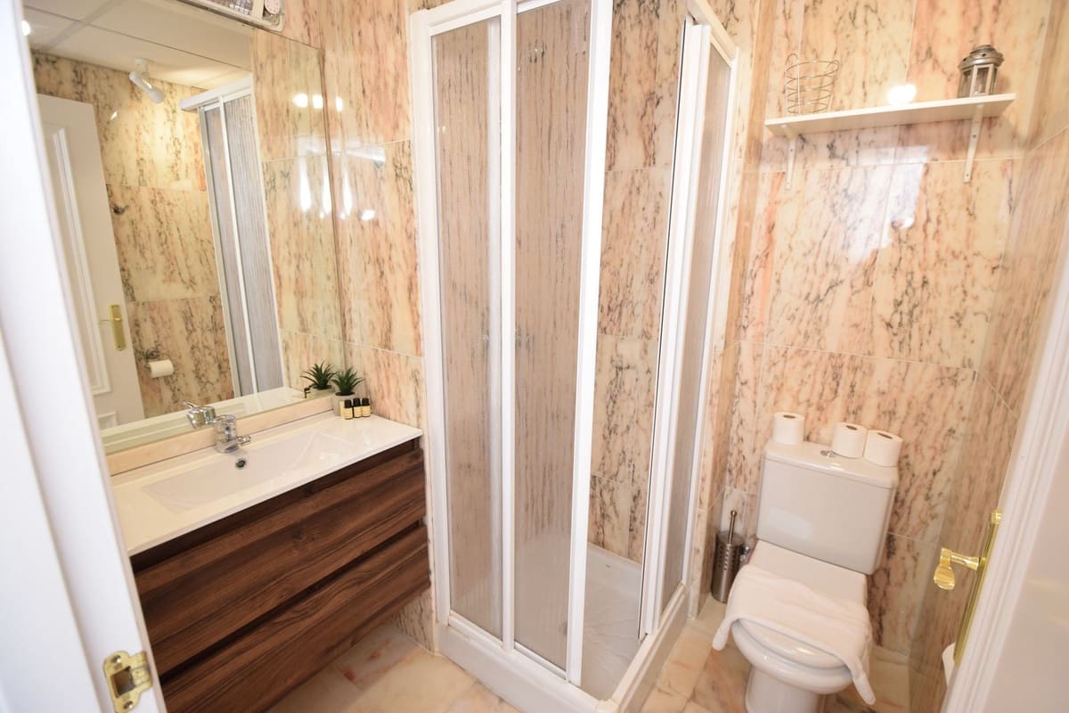 2 Zimmer Apartment zu verkaufen in La Cala de Mijas mit Pool Garage - 399.000 € (Ref: 9324494)