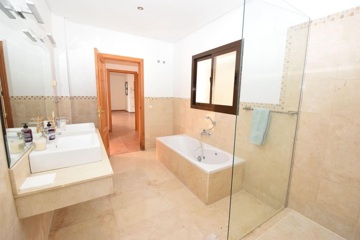 4 Zimmer Villa zu verkaufen in Mijas mit Pool Garage - 1.450.000 € (Ref: 9387034)