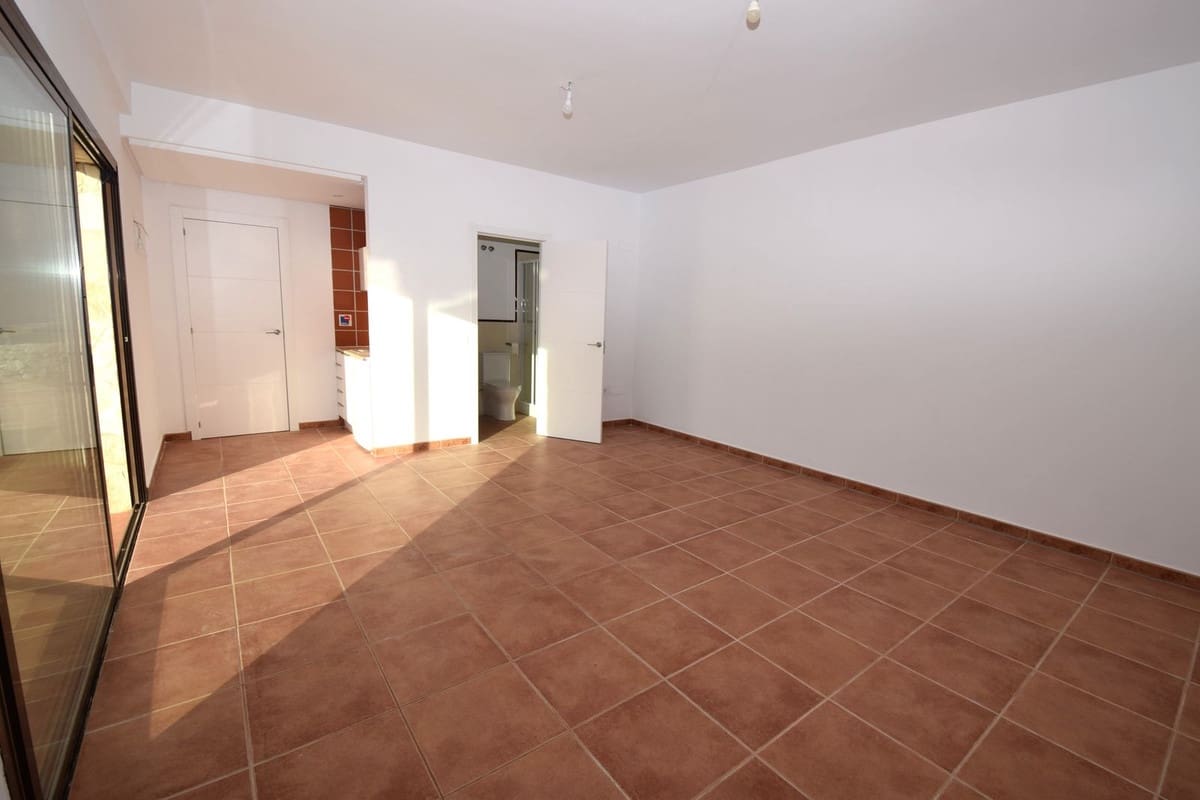 4 bedroom Villa for sale in Mijas with pool garage - € 1,450,000 (Ref: 9387034)