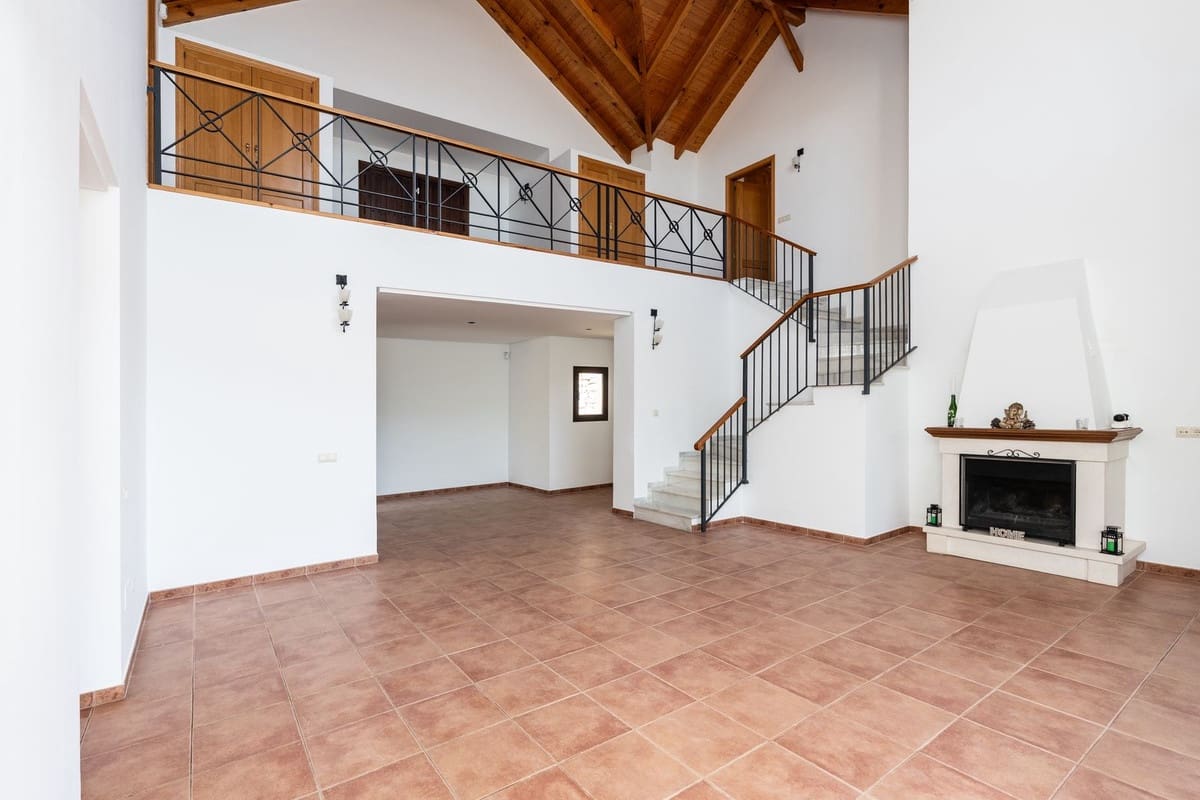 4 bedroom Villa for sale in Mijas with pool garage - € 1,450,000 (Ref: 9387034)