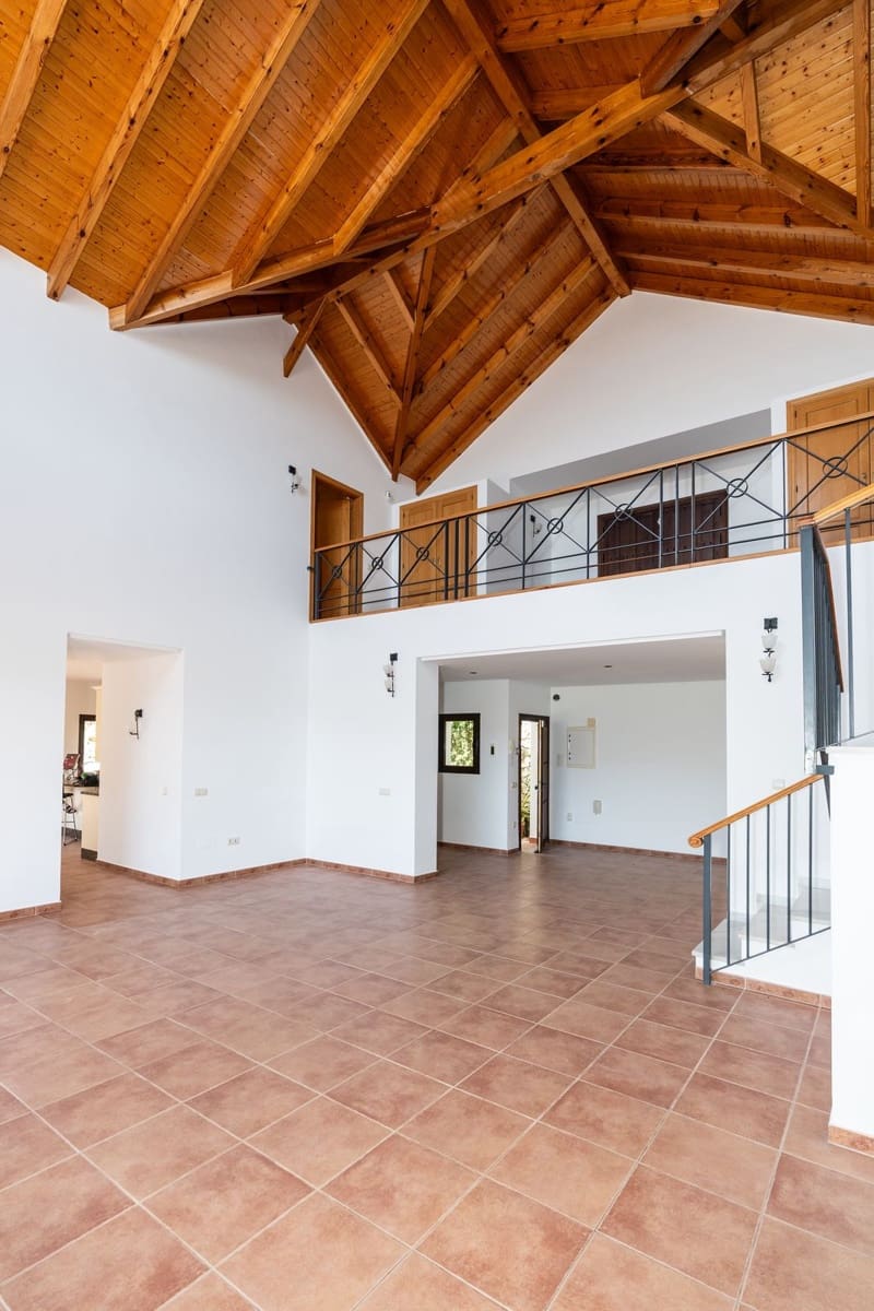 4 bedroom Villa for sale in Mijas with pool garage - € 1,450,000 (Ref: 9387034)