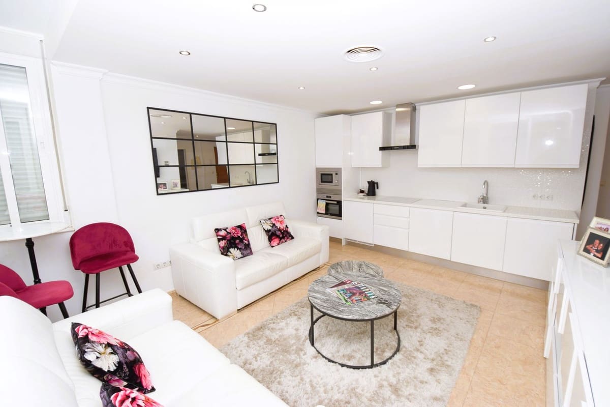 2 bedroom Beach Apartment for sale in La Cala de Mijas - € 349,950 (Ref: 9469791)