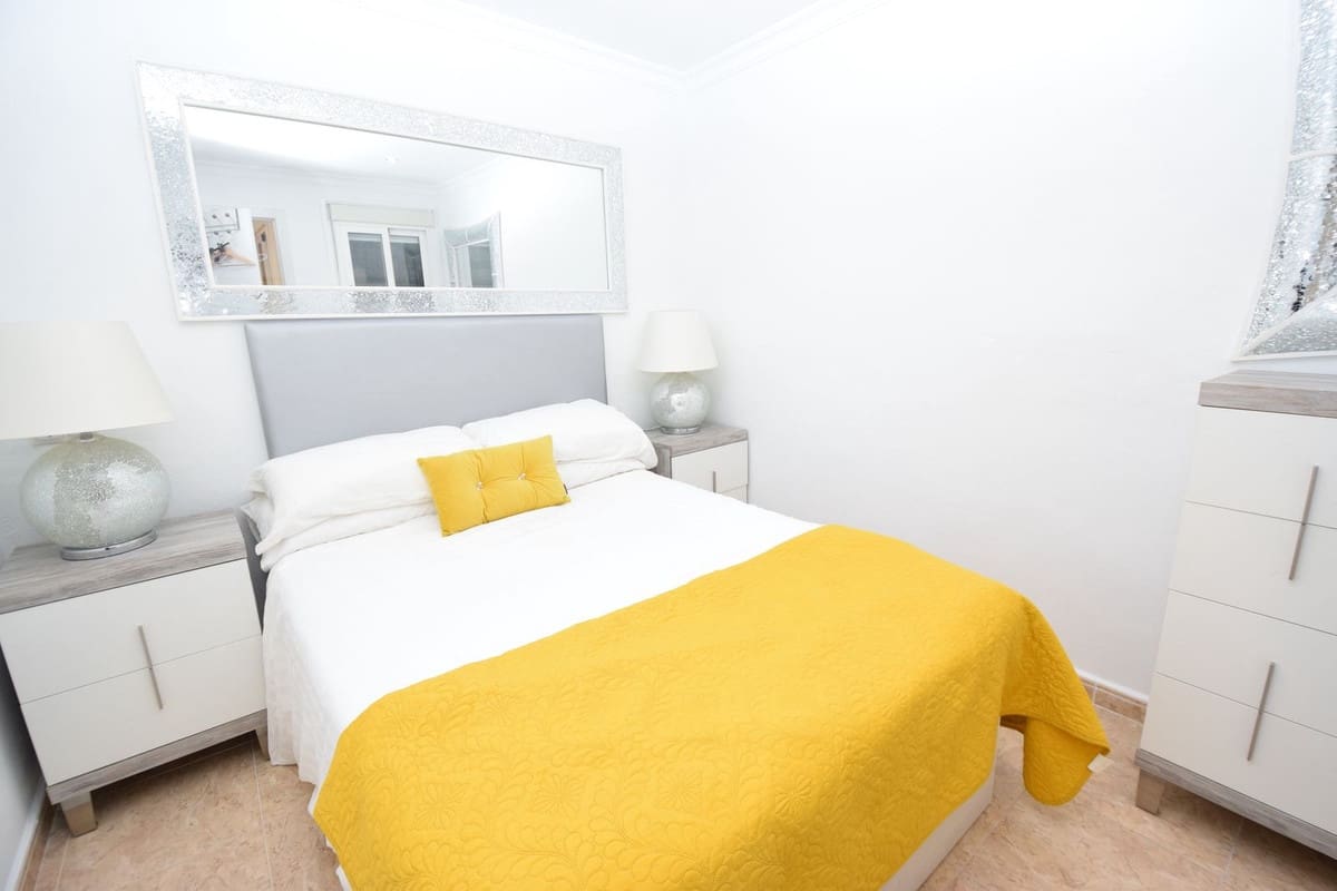 2 bedroom Beach Apartment for sale in La Cala de Mijas - € 349,950 (Ref: 9469791)