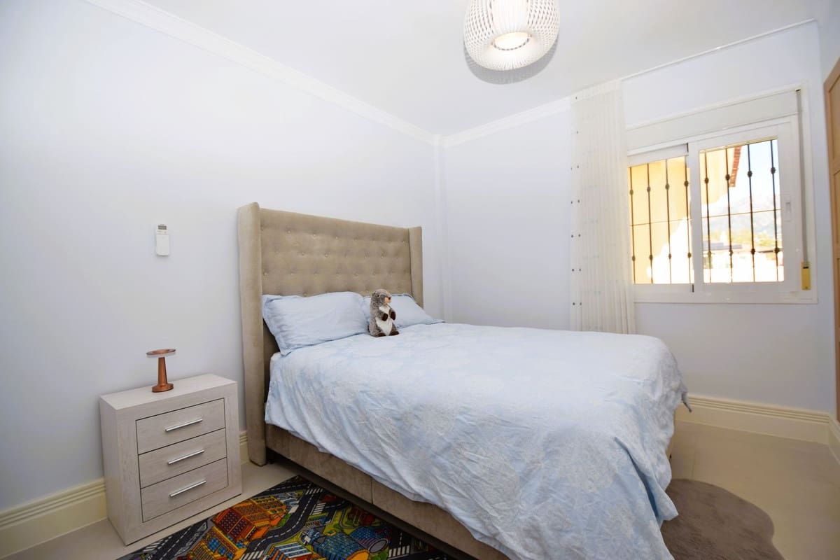 3 slaapkamer Penthouse te koop in La Cala Hills met zwembad garage - € 675.000 (Ref: 9496292)