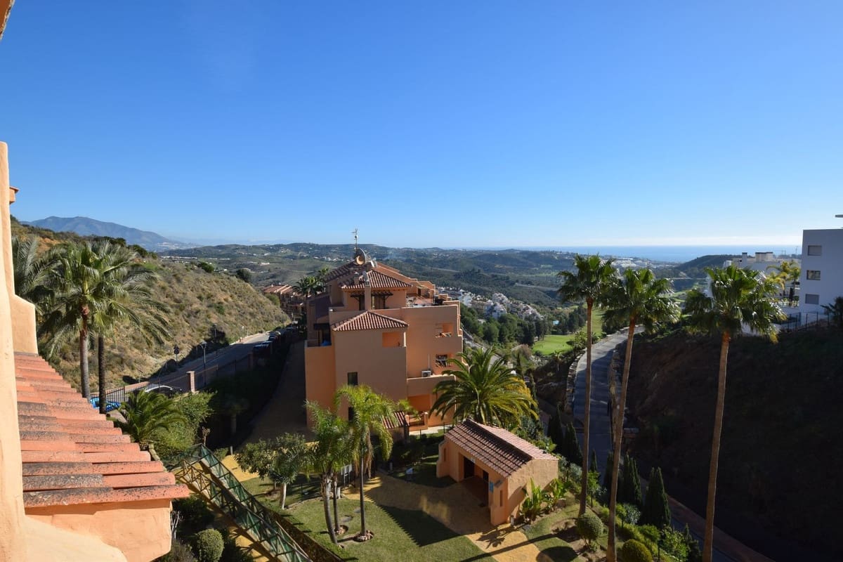 Apartamento de 2 habitaciones en La Cala de Mijas en venta con piscina garaje - 315.000 € (Ref: 9542578)