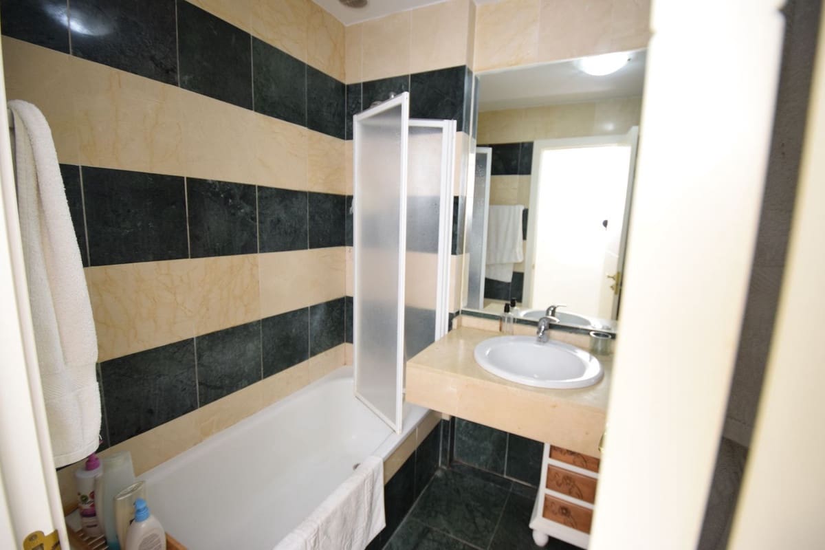 Apartamento de 2 habitaciones en La Cala de Mijas en venta con piscina garaje - 315.000 € (Ref: 9542578)