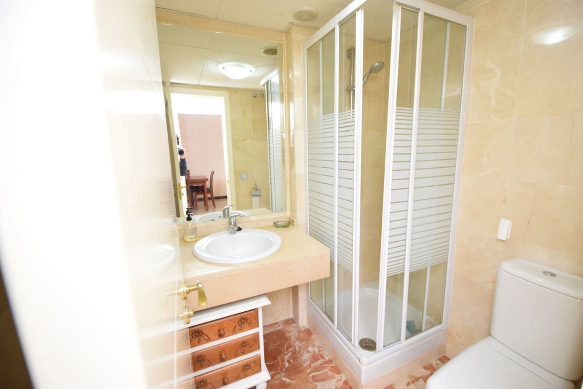 Apartamento de 2 habitaciones en La Cala de Mijas en venta con piscina garaje - 315.000 € (Ref: 9542578)