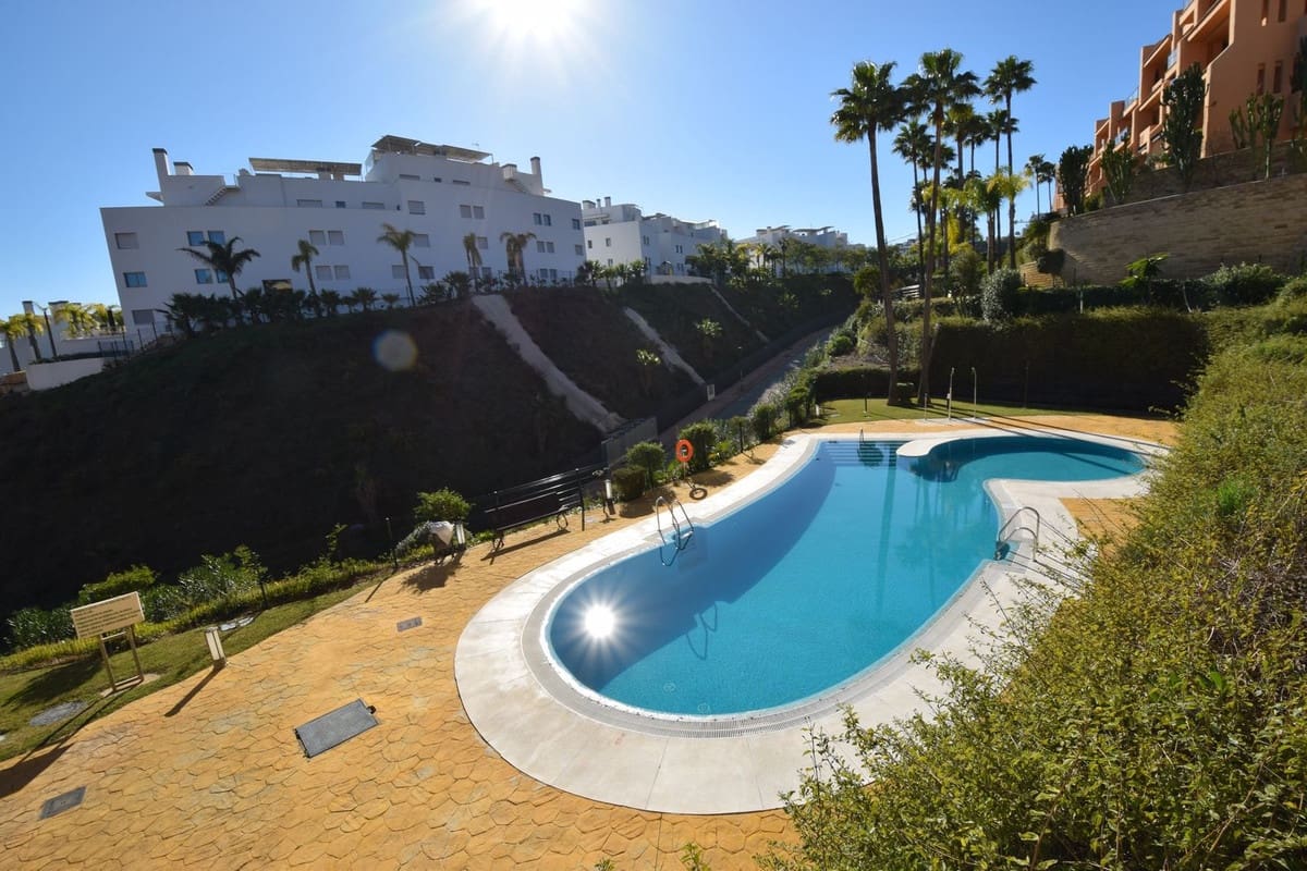 Apartamento de 2 habitaciones en La Cala de Mijas en venta con piscina garaje - 315.000 € (Ref: 9542578)
