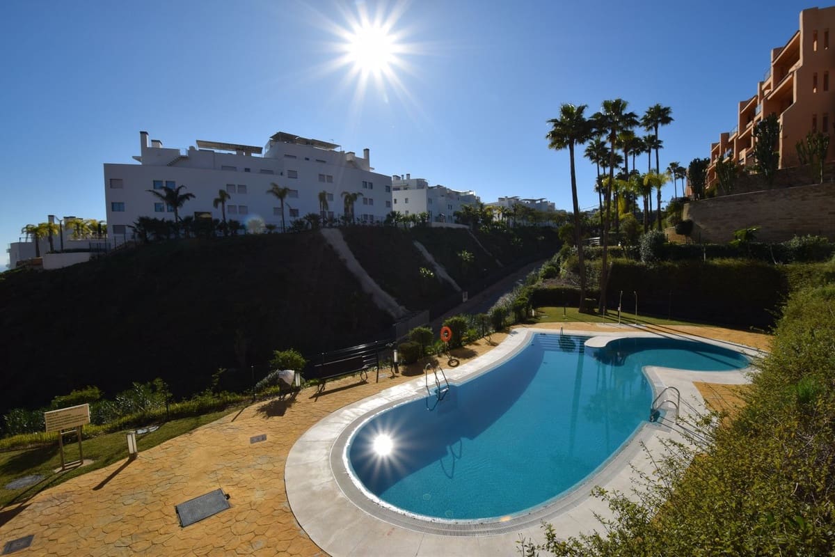 Apartamento de 2 habitaciones en La Cala de Mijas en venta con piscina garaje - 315.000 € (Ref: 9542578)