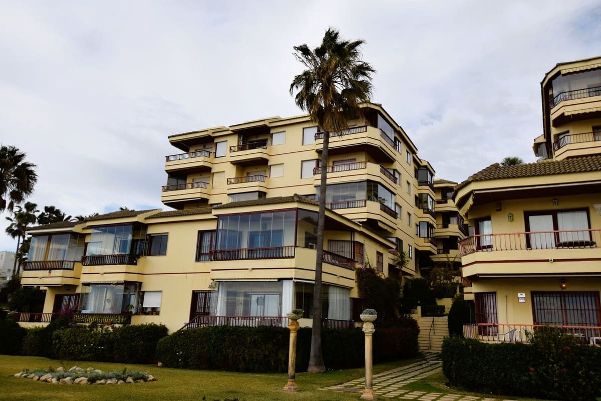 1 slaapkamer Penthouse te koop in Riviera del Sol met zwembad - € 329.000 (Ref: 9559078)