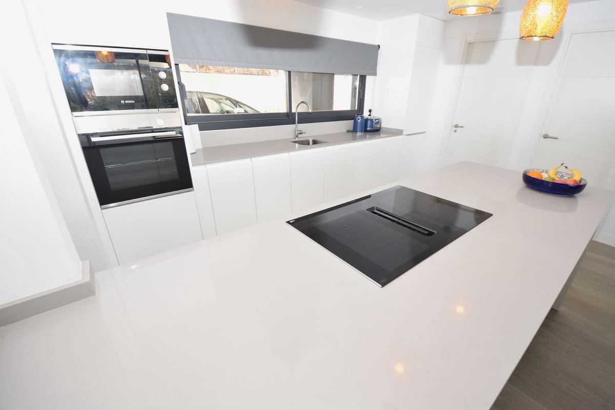 Apartamento de 3 habitaciones en La Cala de Mijas en venta con piscina garaje - 825.000 € (Ref: 9559387)