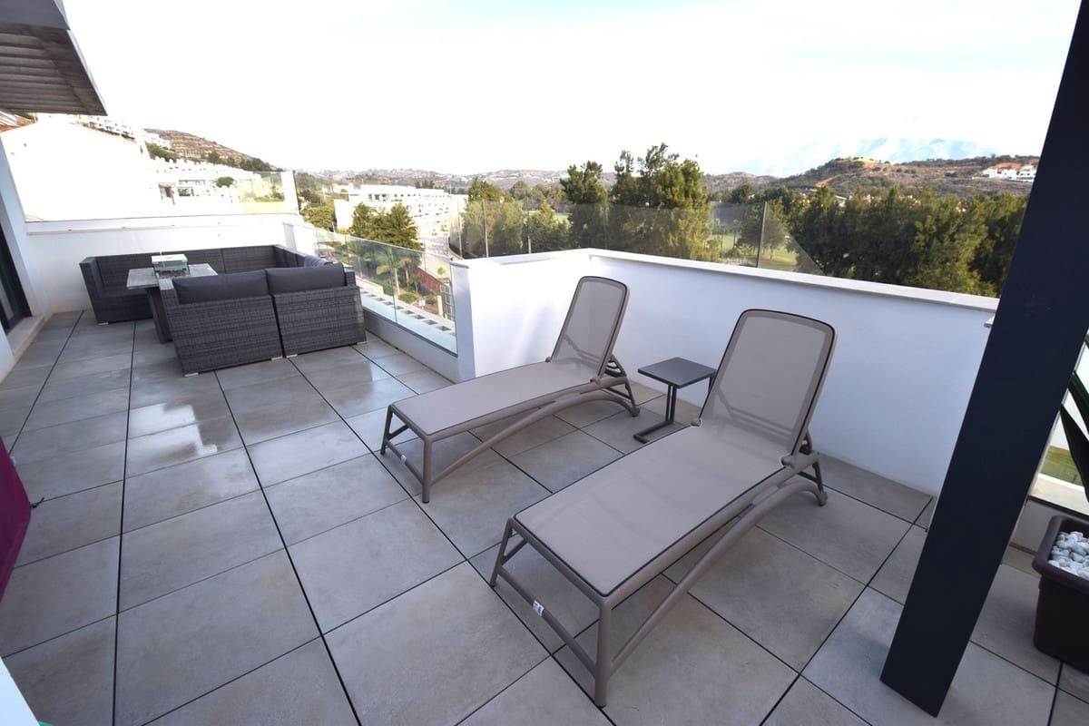 Apartamento de 3 habitaciones en La Cala de Mijas en venta con piscina garaje - 825.000 € (Ref: 9559387)
