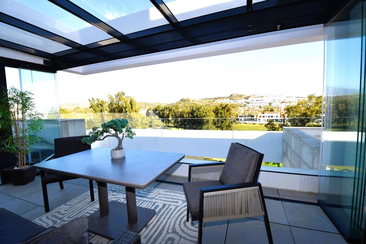 Apartamento de 3 habitaciones en La Cala de Mijas en venta con piscina garaje - 825.000 € (Ref: 9559387)