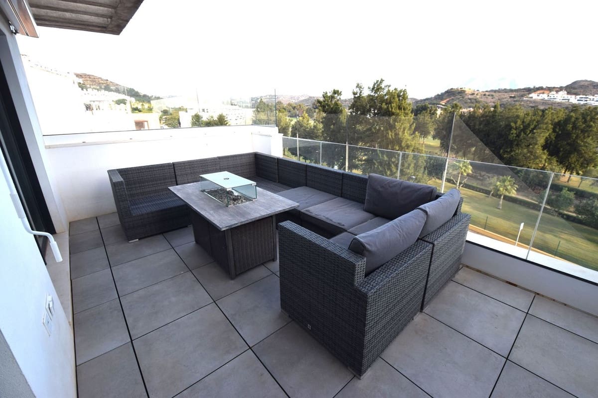 Apartamento de 3 habitaciones en La Cala de Mijas en venta con piscina garaje - 825.000 € (Ref: 9559387)
