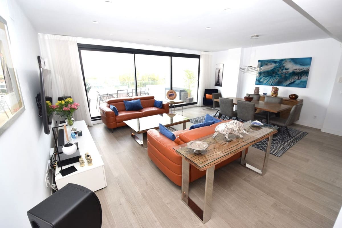 Apartamento de 3 habitaciones en La Cala de Mijas en venta con piscina garaje - 825.000 € (Ref: 9559387)