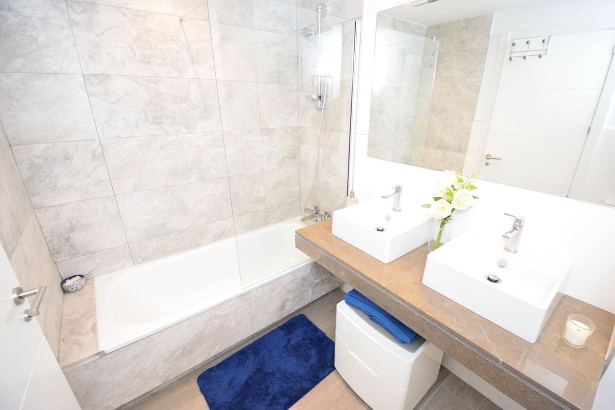 Apartamento de 3 habitaciones en La Cala de Mijas en venta con piscina garaje - 825.000 € (Ref: 9559387)