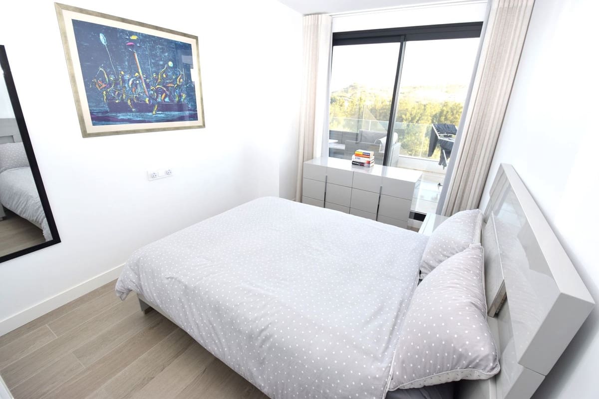 Apartamento de 3 habitaciones en La Cala de Mijas en venta con piscina garaje - 825.000 € (Ref: 9559387)