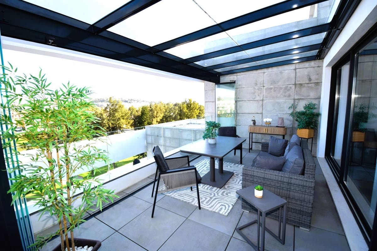 Apartamento de 3 habitaciones en La Cala de Mijas en venta con piscina garaje - 825.000 € (Ref: 9559387)