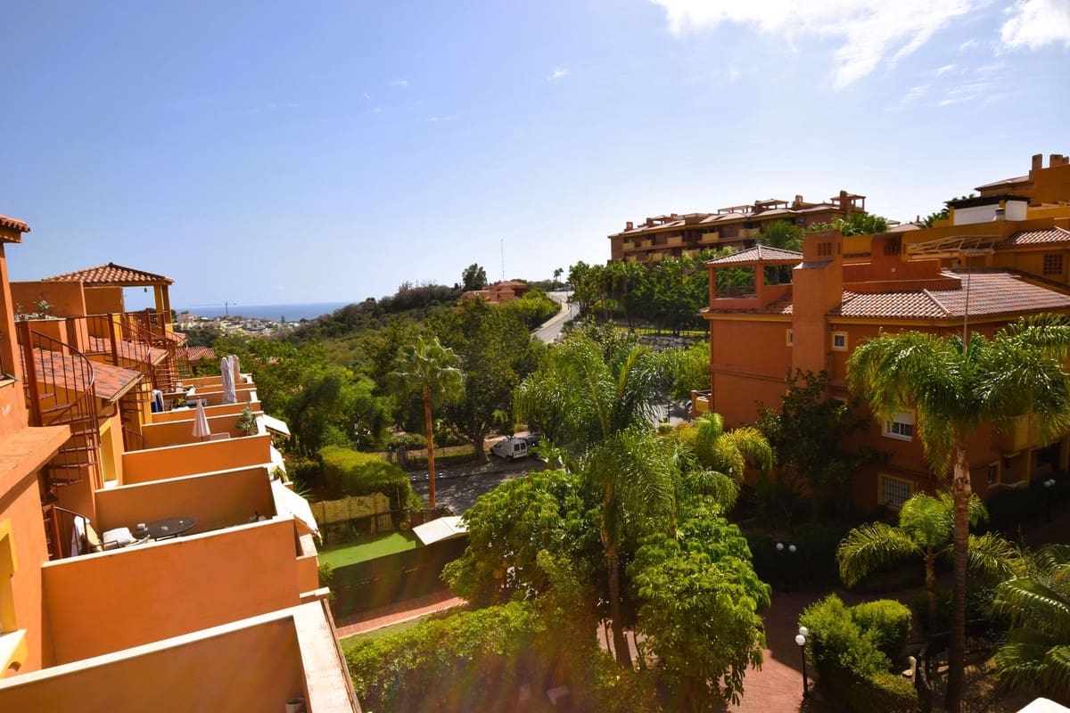 2 soveværelse Penthouse til salg i La Reserva med swimmingpool garage - € 329.000 (Ref: 9563822)