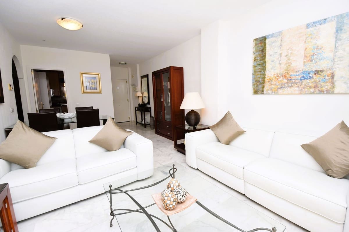 2 chambre Penthouse à vendre à La Reserva avec piscine garage - 329 000 € (Ref: 9563822)