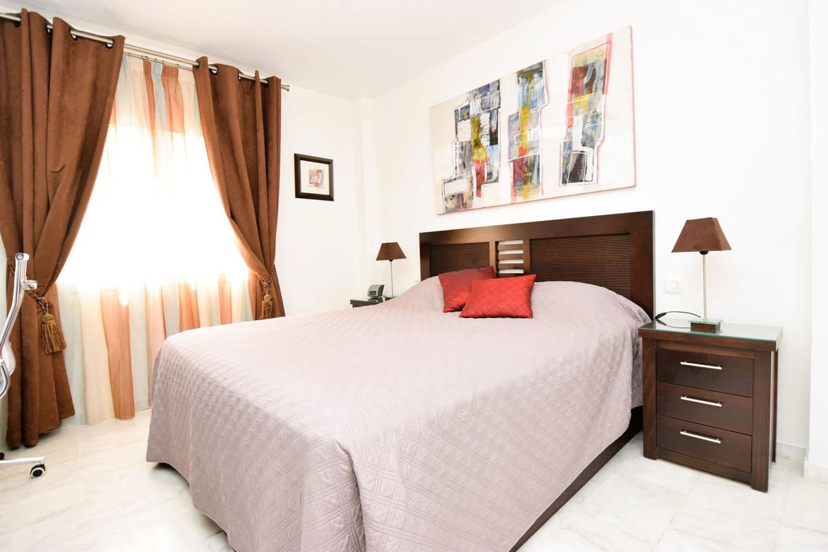 2 chambre Penthouse à vendre à La Reserva avec piscine garage - 329 000 € (Ref: 9563822)