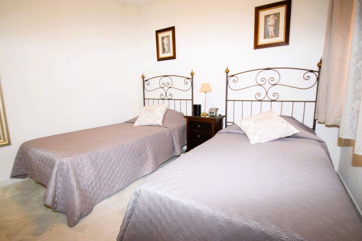 2 chambre Penthouse à vendre à La Reserva avec piscine garage - 329 000 € (Ref: 9563822)