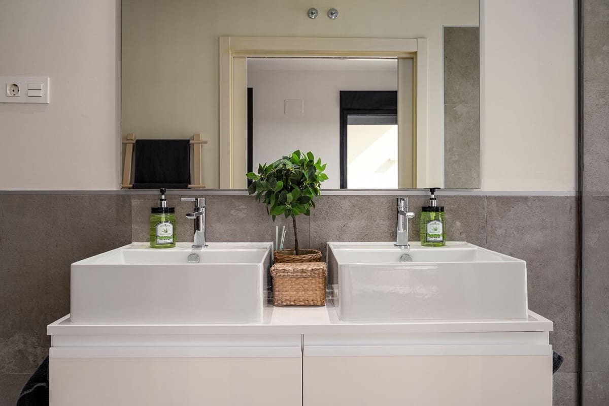 4 bedroom Townhouse for sale in La Cala de Mijas with pool garage - € 1,050,000 (Ref: 9603403)