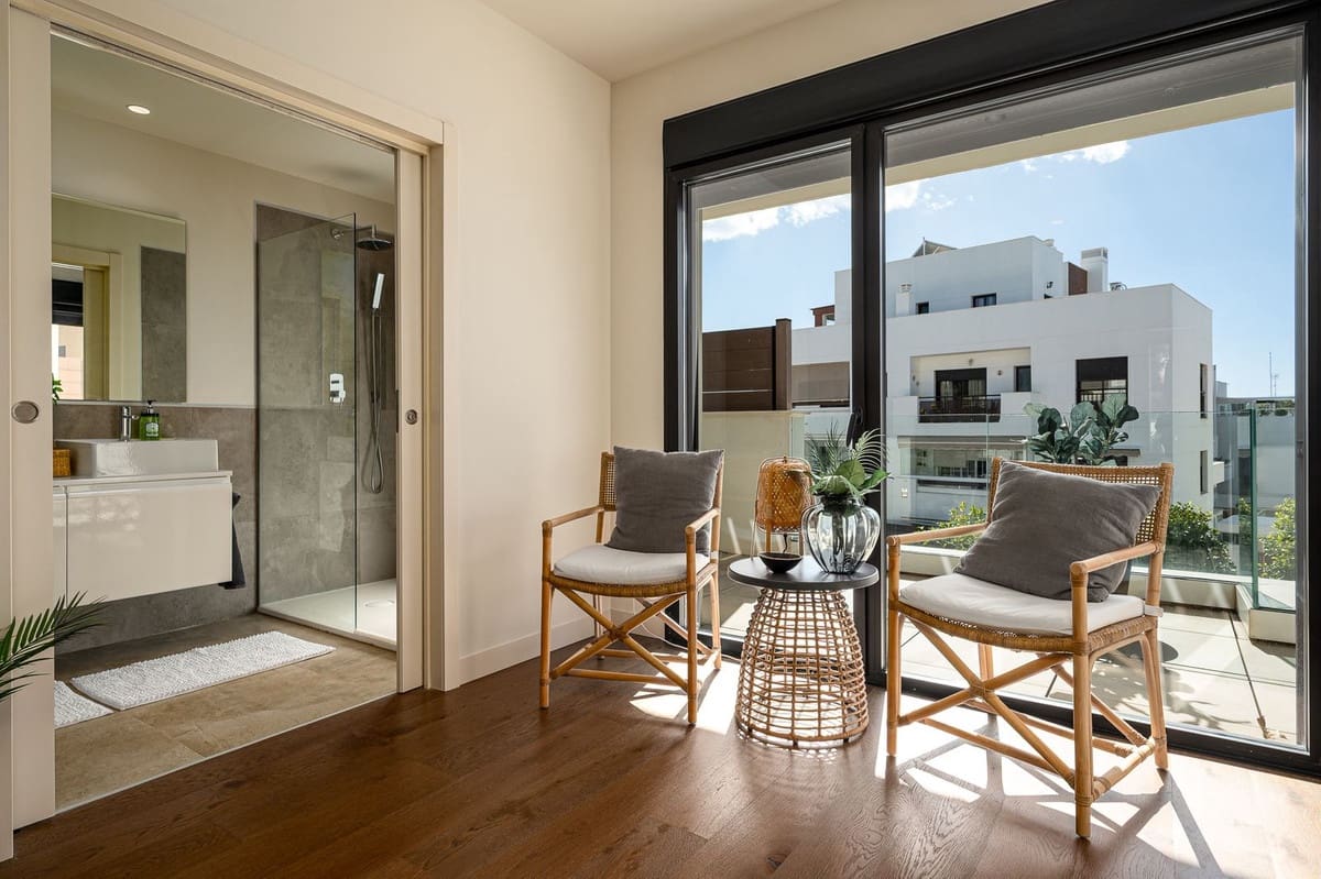 4 bedroom Townhouse for sale in La Cala de Mijas with pool garage - € 1,050,000 (Ref: 9603403)