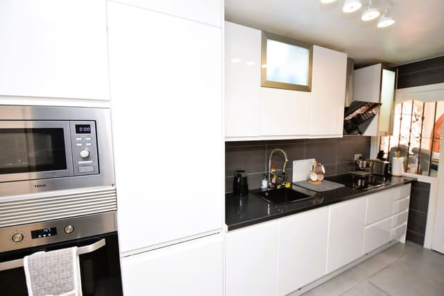 2 slaapkamer Strandappartement te koop in Riviera del Sol, Mijas met zwembad - € 395.000 (Ref: 9656596)