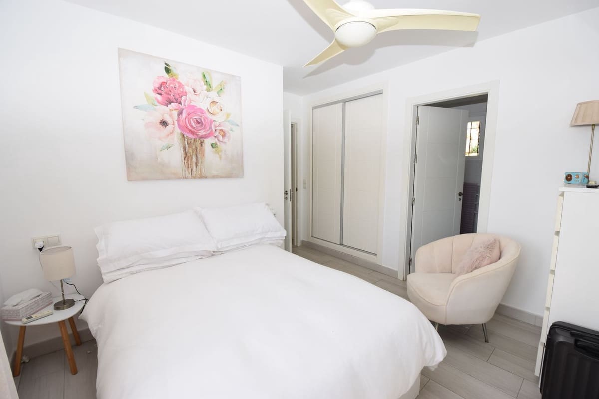 3 bedroom Villa for sale in La Cala de Mijas with pool - € 749,000 (Ref: 9676017)