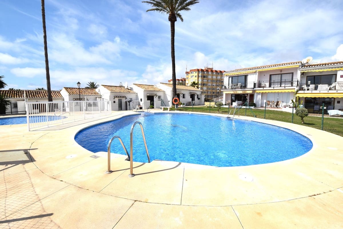 3 bedroom Villa for sale in La Cala de Mijas with pool - € 749,000 (Ref: 9676017)