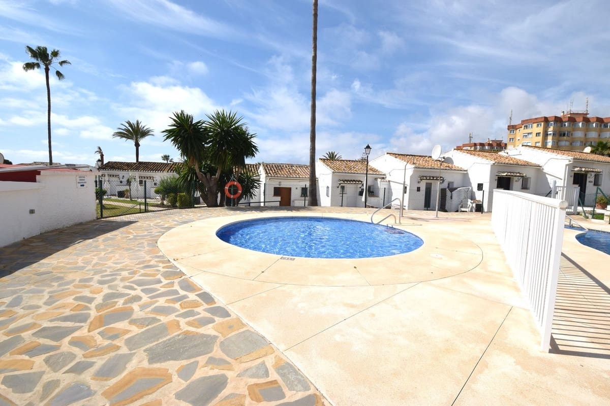3 bedroom Villa for sale in La Cala de Mijas with pool - € 749,000 (Ref: 9676017)