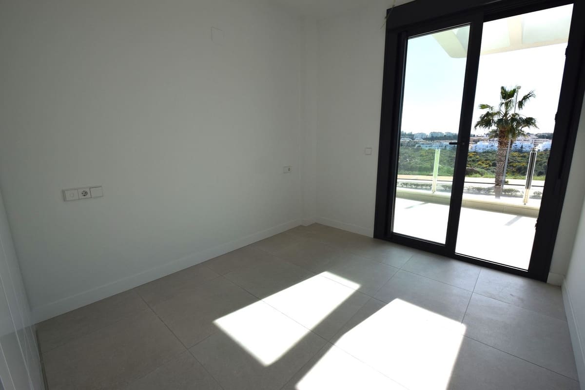 3 chambre Appartement à vendre à La Cala de Mijas avec piscine garage - 635 000 € (Ref: 9716699)